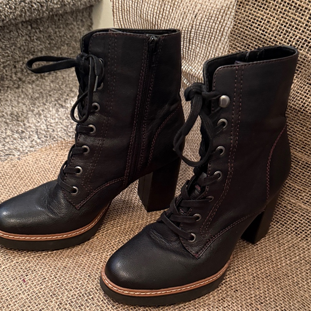Naturalizer Black Lace-Up Leather Boots - Picture 3 of 4